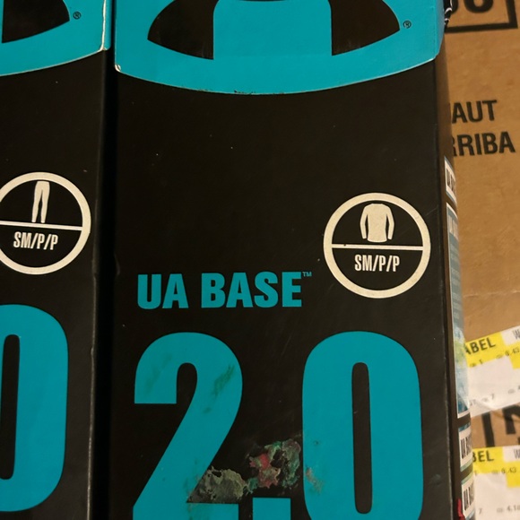 Under Armour Pants - Under Armour UA Base 2.0 Leggings and top set-black